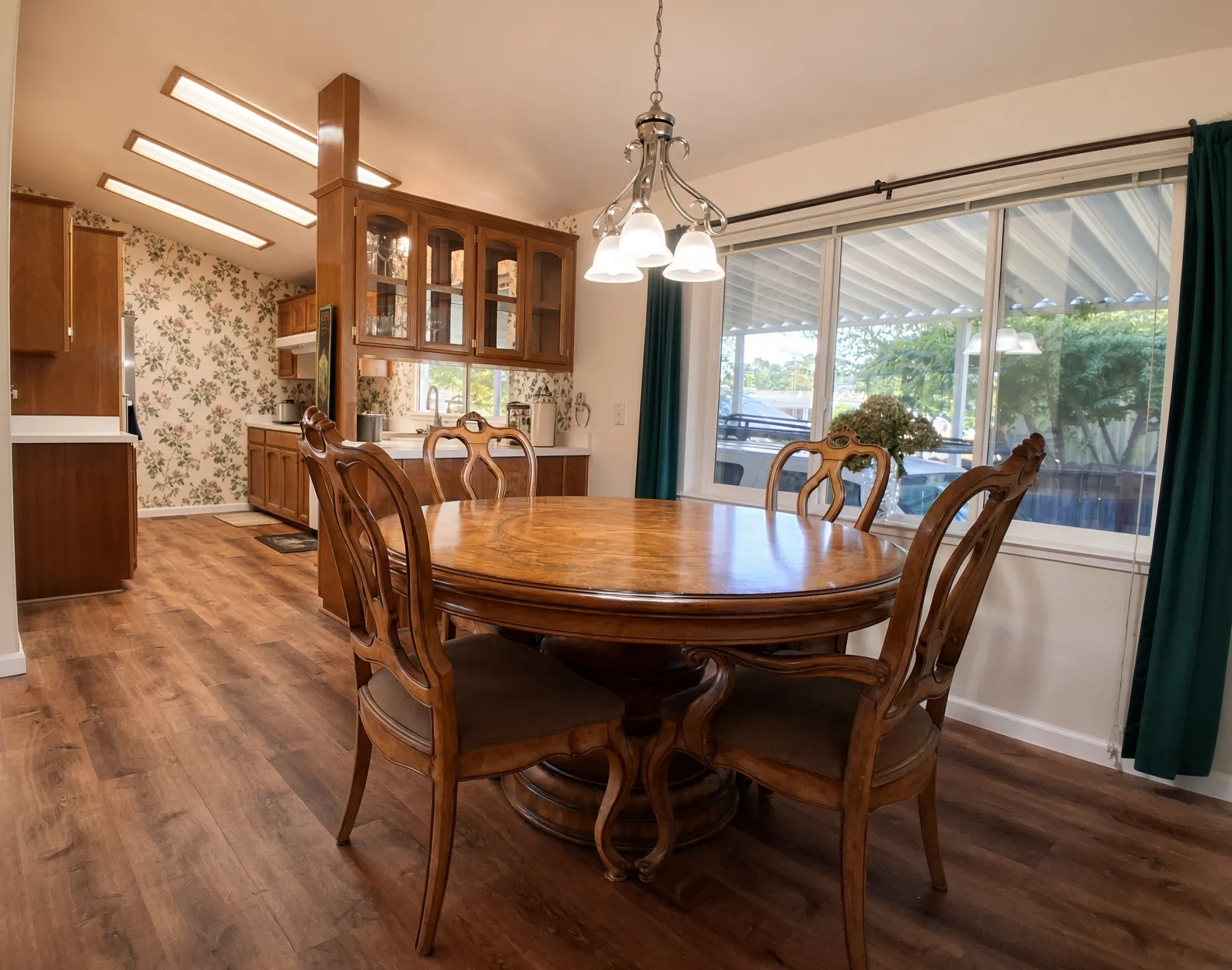 Kitchen and dining area